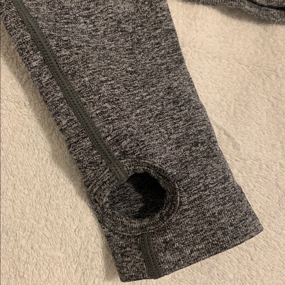✨2/$15✨ echt arise scrunch long sleeve workout top! Like new - Picture 4 of 5